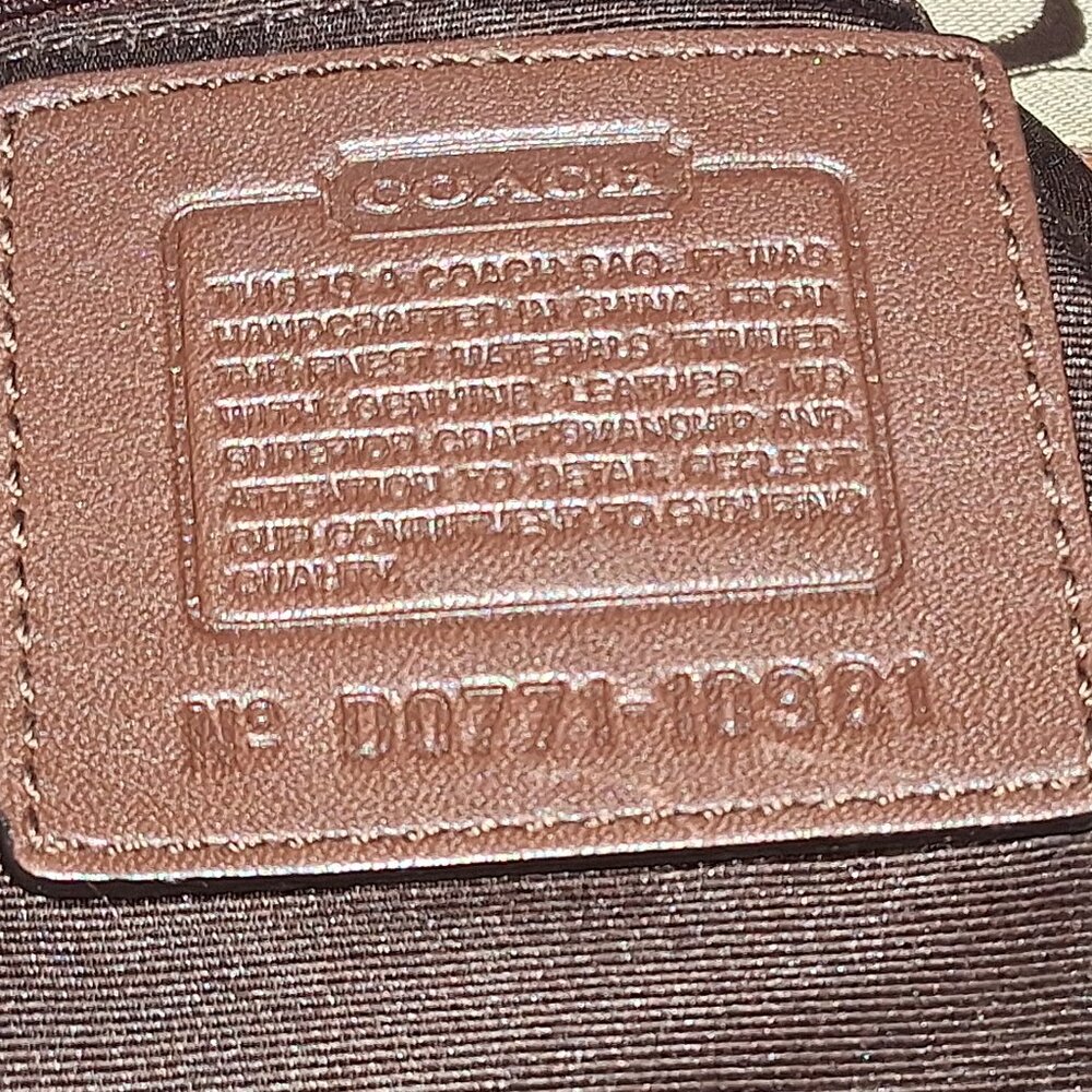 COACH Vintage Chelsea Turnlock Hobo Handbag (10981) w/Original Box and Dust Bag - Picture 14 of 16